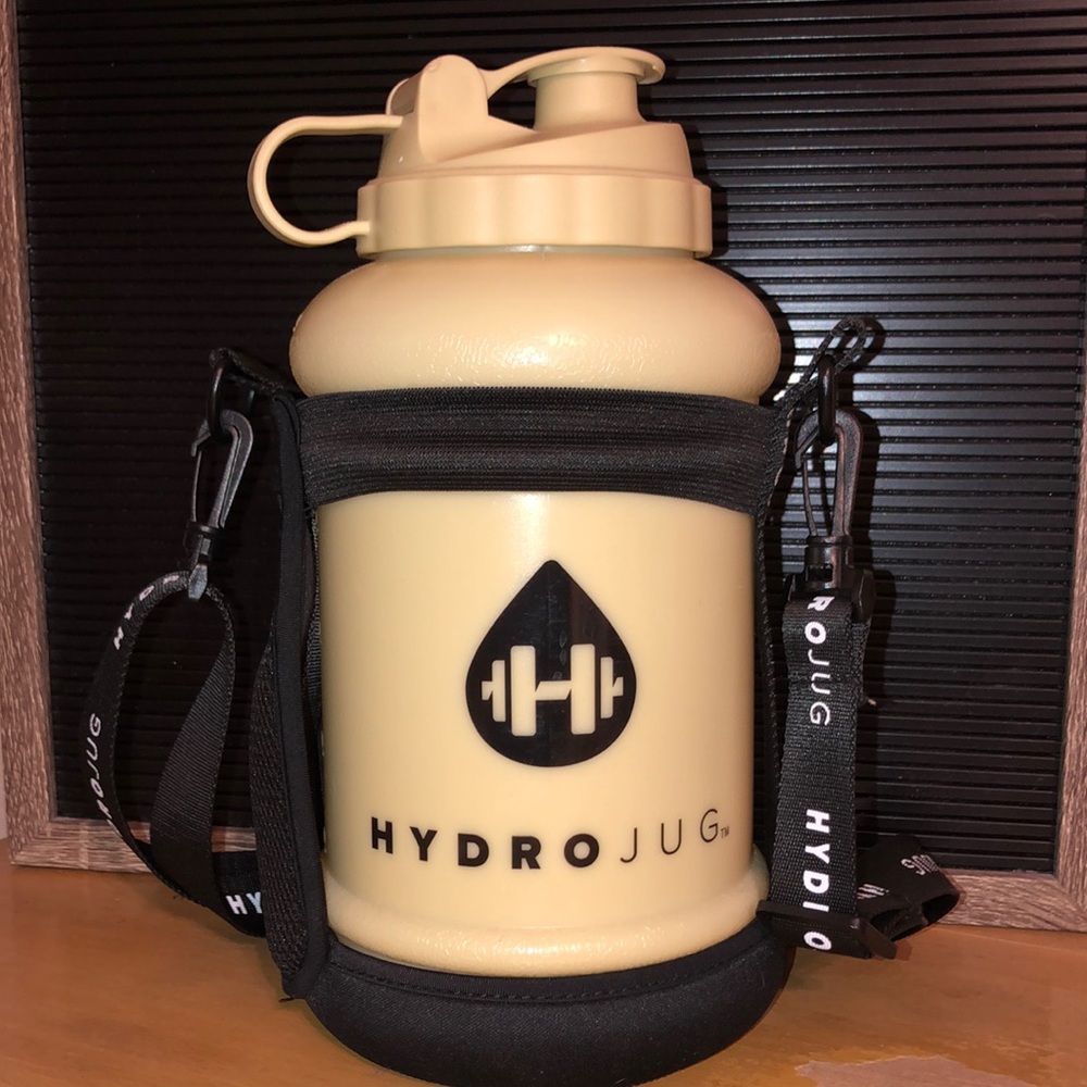 HydroJug Tan w/ classic black strap carrier